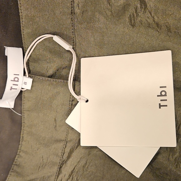 💕TIBI💕 Stella Crispy Nylon Pleated Cargo Pant ~ Army Green 8 NWT - Picture 12 of 15